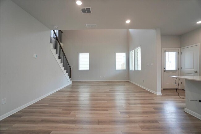 Building Photo - 2513 Danbury Ln