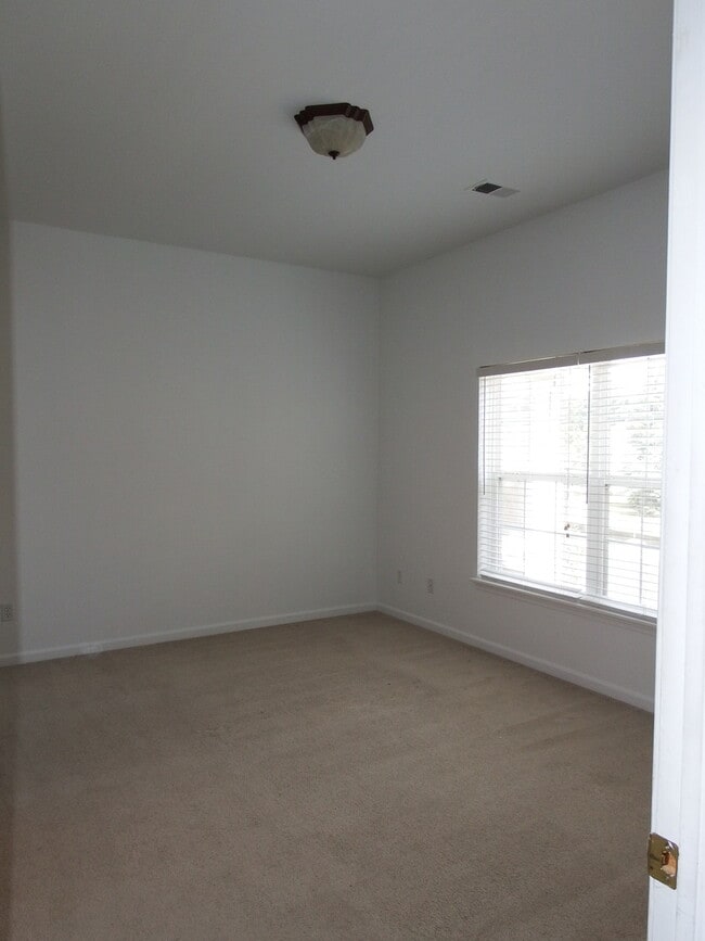 Building Photo - COMING SOON!! BEAUTIFUL 2 BEDROOM 2 BATH CONDO!