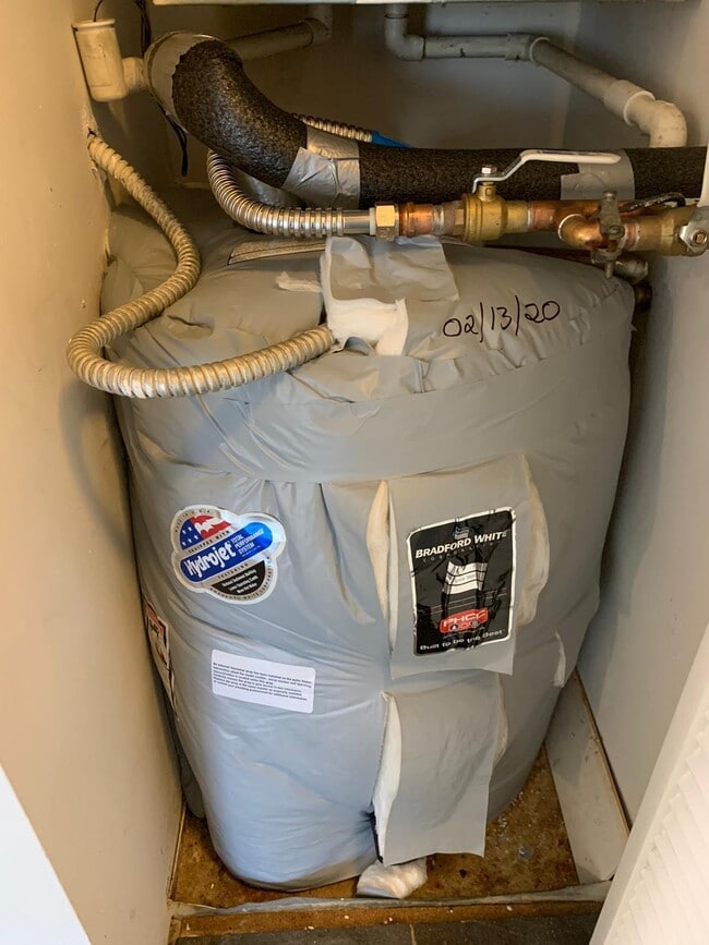 Building Photo - 6315 La Costa Dr