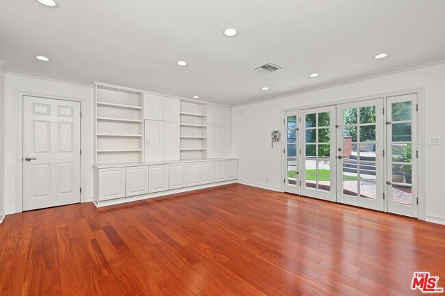 Building Photo - 860 Bronze Ln