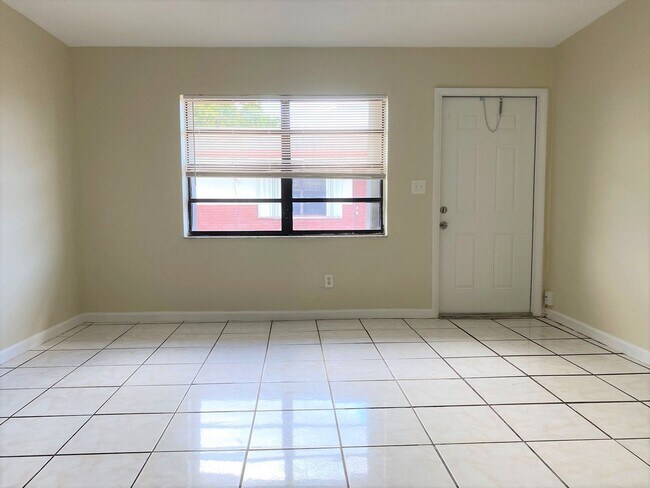 Primary Photo - 4051 SW 23rd St