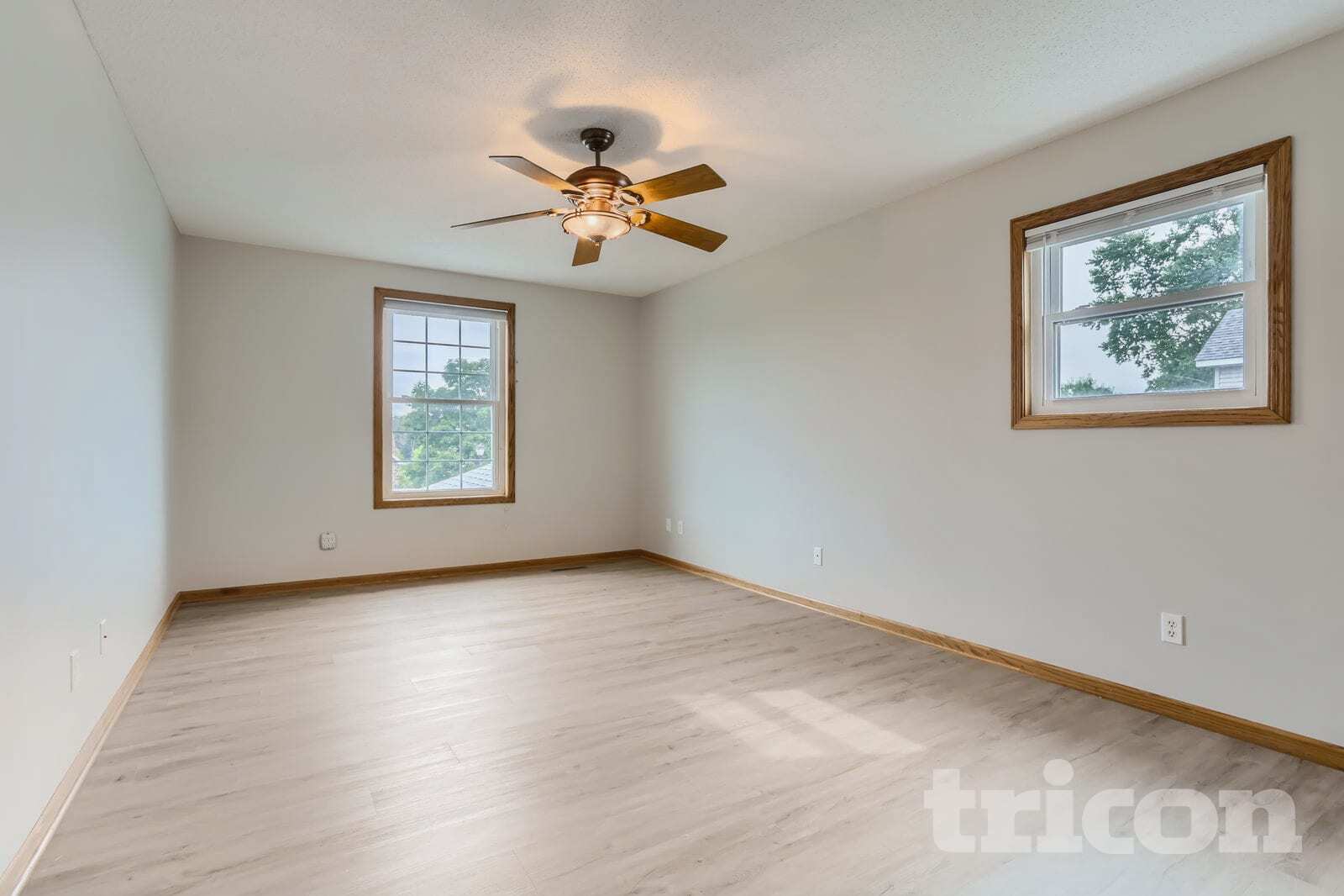 Building Photo - 2202 Marilyn Ave