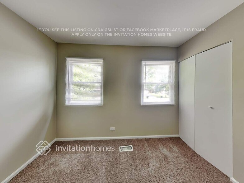 Building Photo - 159 E Timberlane Dr