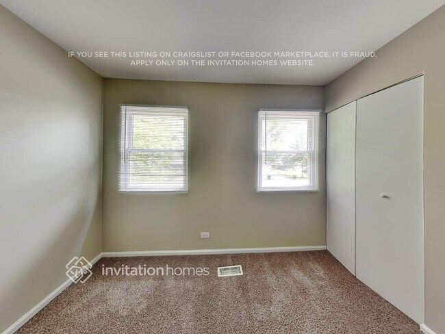 Building Photo - 159 E Timberlane Dr