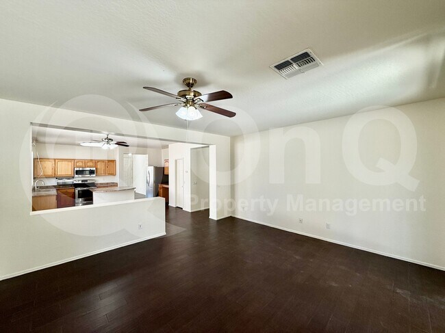 Building Photo - 3229 W Pleasant Ln