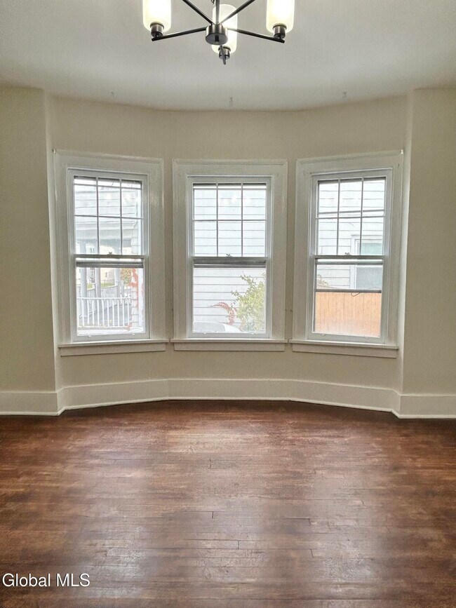 Building Photo - 1204 19th St