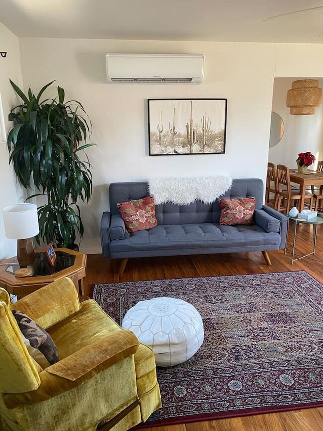 Building Photo - Beautiful, Bright Normal Heights cottage!