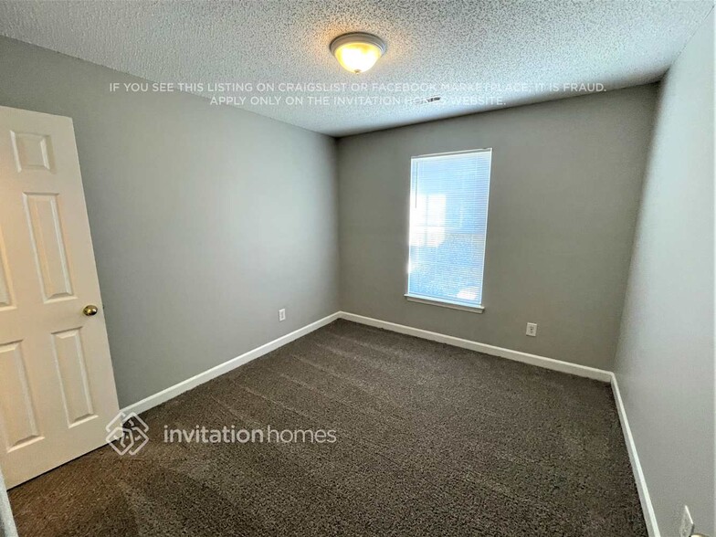 Building Photo - 916 Anchor Way NE