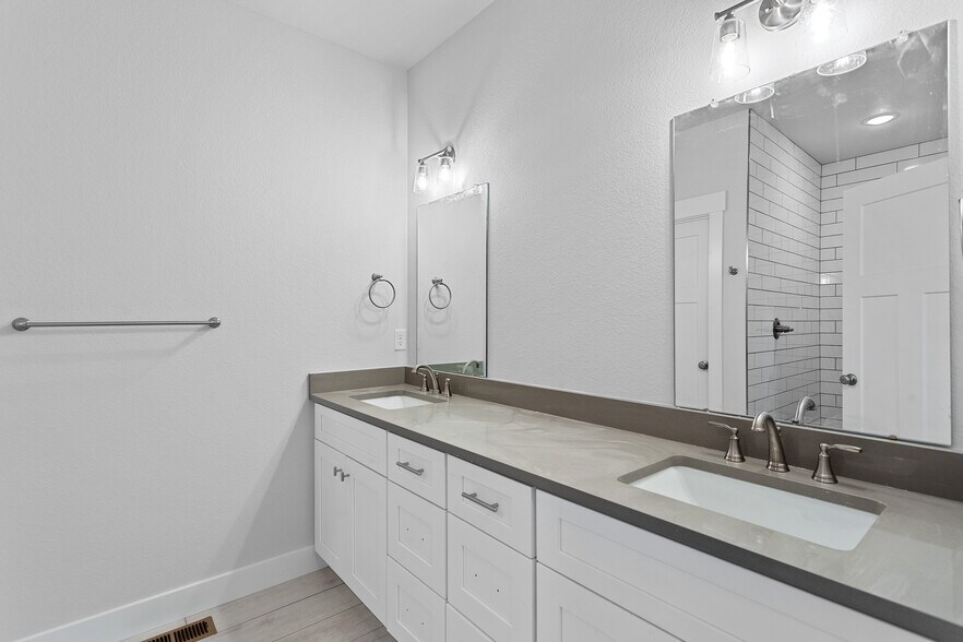 Building Photo - 2402 49th Avenue Ct