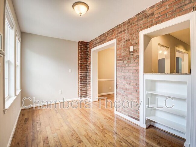 Building Photo - 1417 Downing St NE