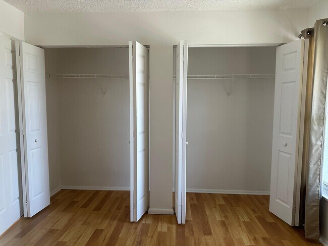 Building Photo - 505 S Pine Island Rd