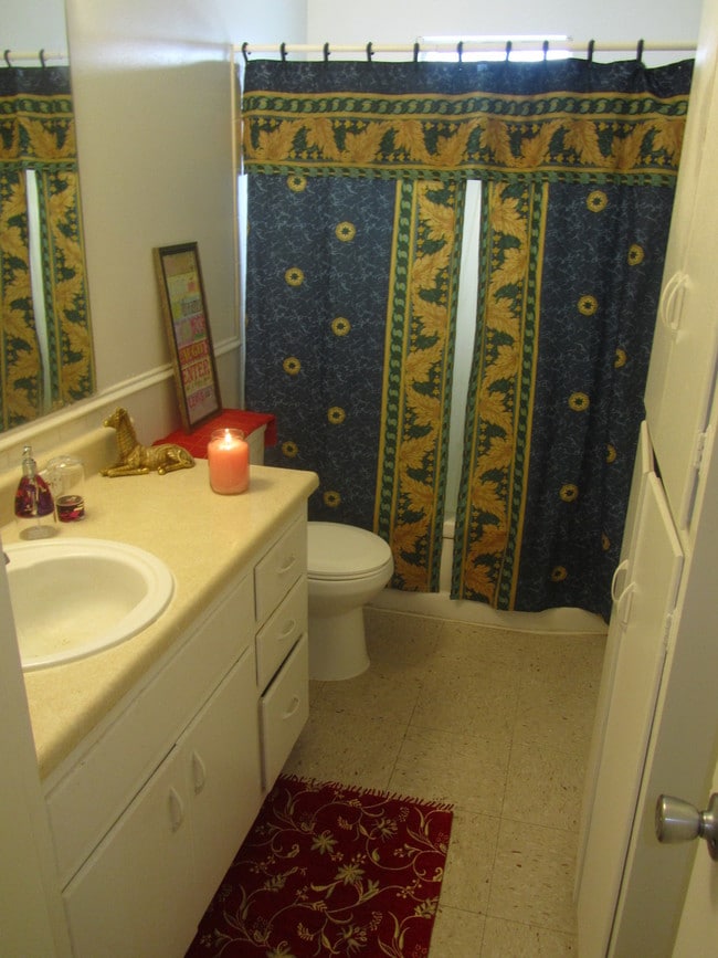 Bathroom - Bel-Aire/Fairway Apartments