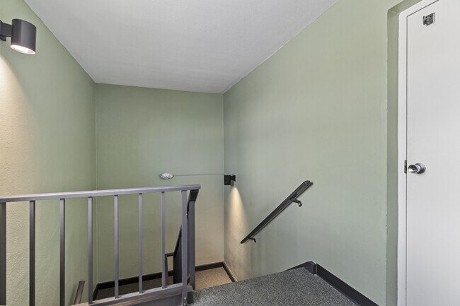 Building Photo - 21280 Brinson Ave