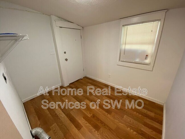 Building Photo - 617 S Fort Ave