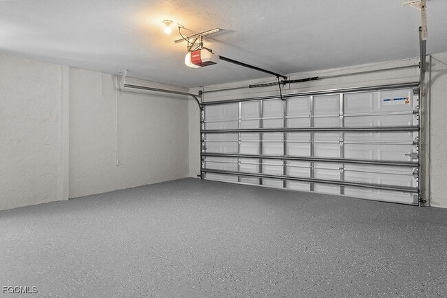 Building Photo - 1384 Burgundy Dr