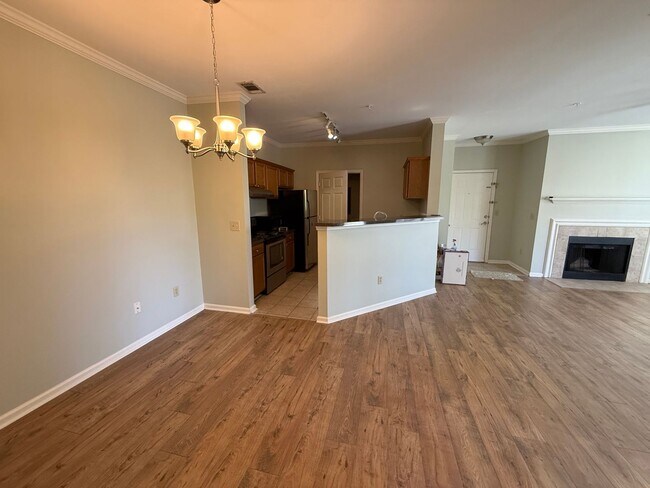 Building Photo - 2 Bedroom 1 Bath Condo at Concord West of the Ashley - Charleston