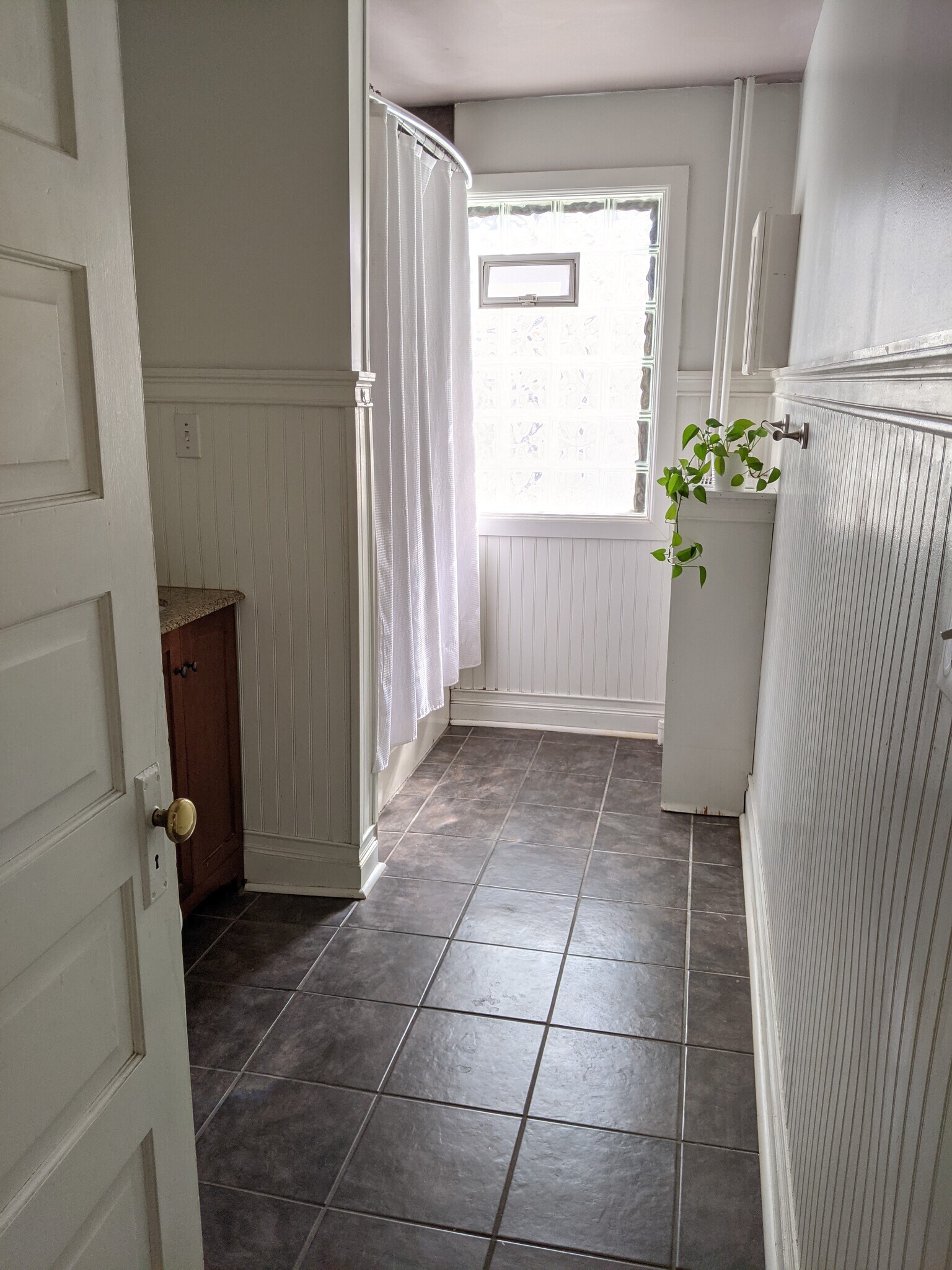 Bathroom 1 - 2509 Pleasant Ave