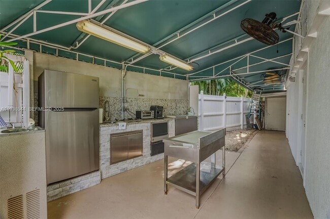 Building Photo - 16 North Dr