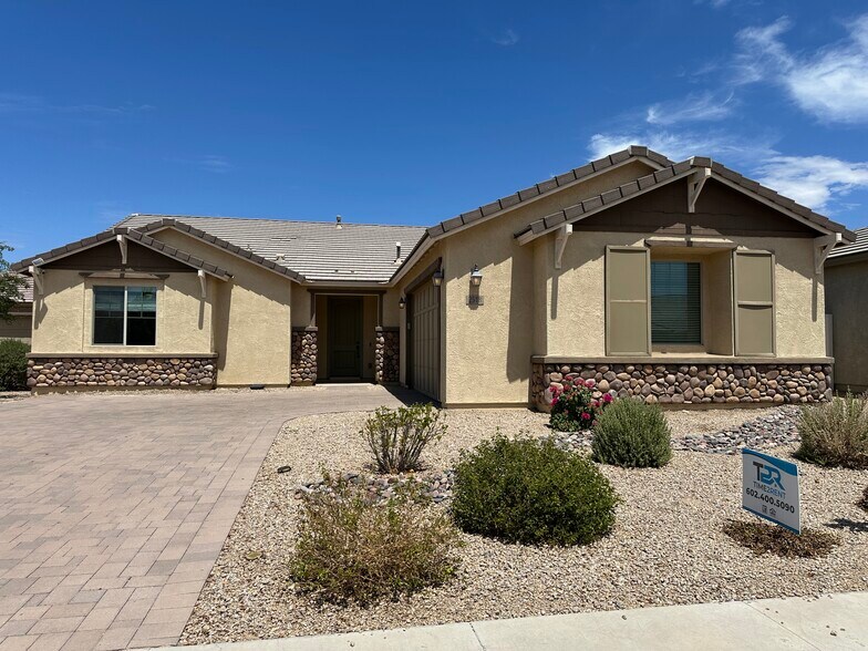 Building Photo - 2518 E Novak Way