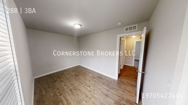 Building Photo - 227 Omnia St