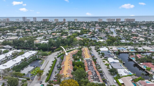 Building Photo - 6021 Bayview Dr