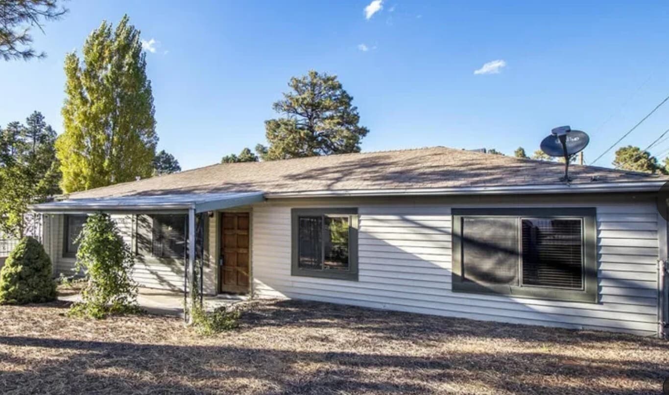 Building Photo - 502 E Woodland Dr