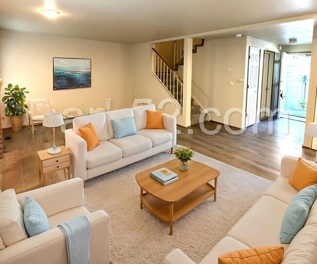 Building Photo - 2 Bedroom Townhome in Gig Harbor - New Flooring!