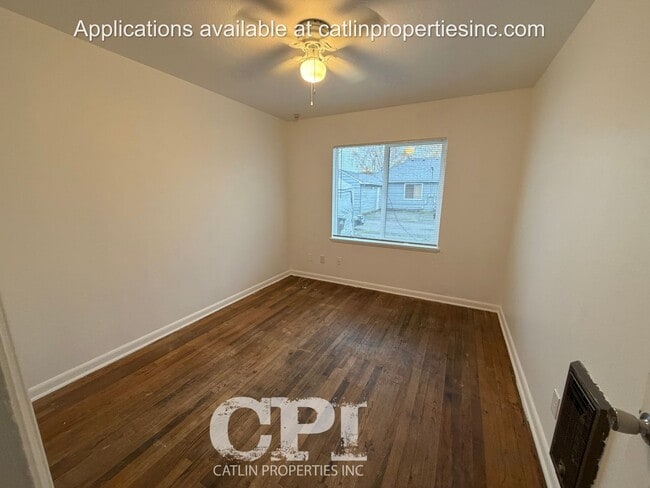 Building Photo - 1050 19th Ave