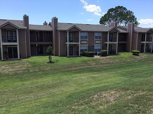 Building Photo - 2550 N Alafaya Trail