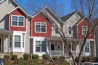 Building Photo - Pet-Friendly & Convenient to The Shops at Stonefield