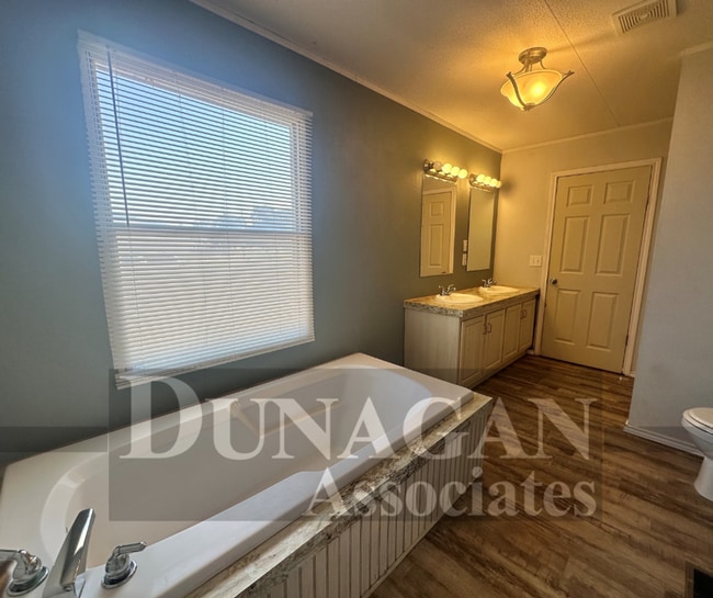 Building Photo - 2 bedroom, 2 bath mobile home with expansi...