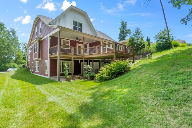 Building Photo - Beautiful Home in Walden Park