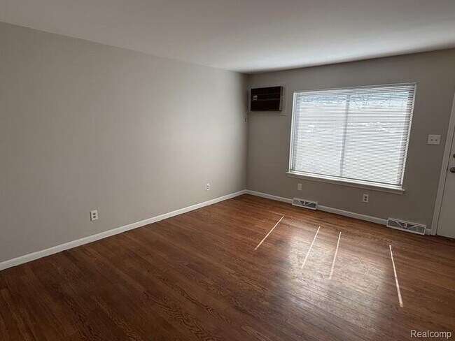 Building Photo - 29264 Tessmer Ct