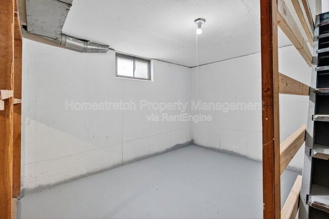 Building Photo - 437 Lanark Rd