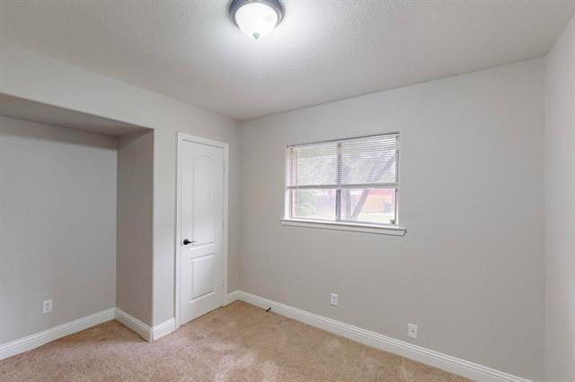 Building Photo - 3842 Commonwealth Dr