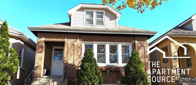 Building Photo - 3117 N Mango Ave