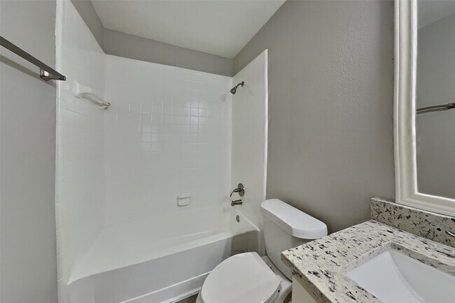 Building Photo - 16819 Kettle Creek Dr