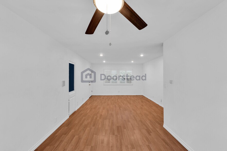 Building Photo - 5835 Bowcroft St