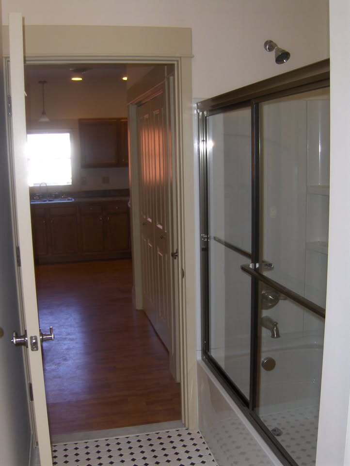 Building Photo - 2215 Market St