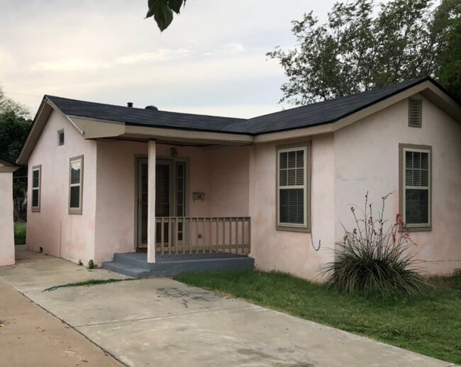 Primary Photo - 4124 S Van Buren St