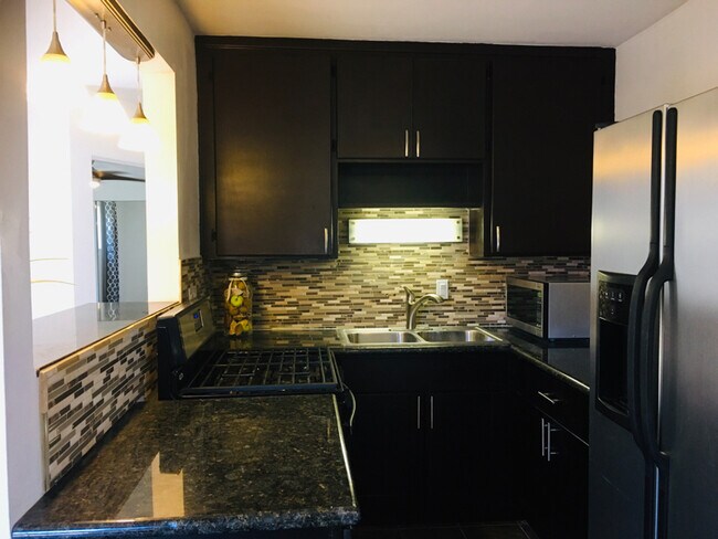 Building Photo - 2120 Grand Ave