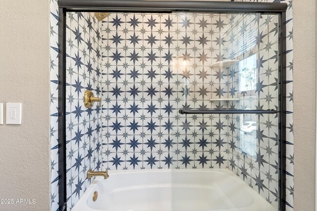 Building Photo - 10420 North 11th St