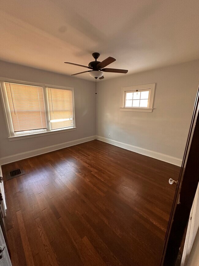 Building Photo - 2205 Cottage Grove Dr