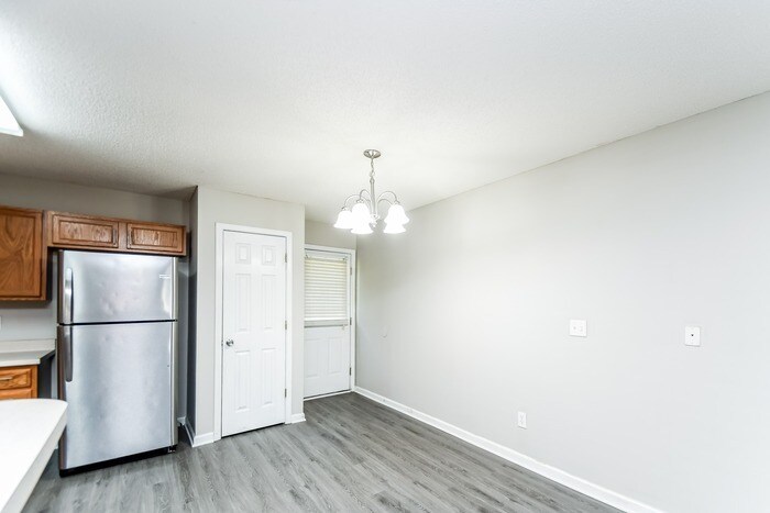 Building Photo - 516 Heron Glen Dr