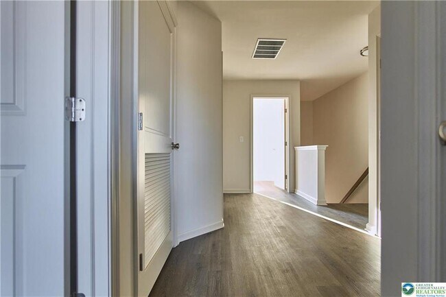 Building Photo - 6653 Stein Way