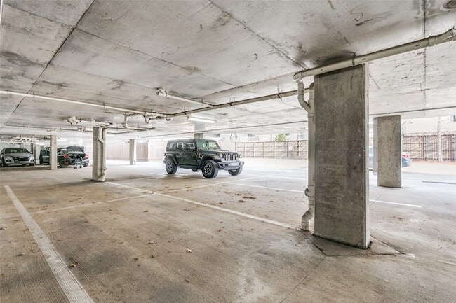 Building Photo - 4040 N Hall St