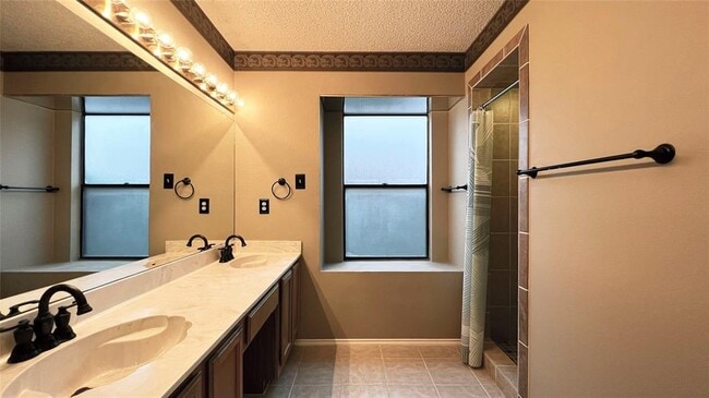 Building Photo - 15013 Natural Spring Way