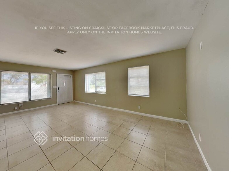 Building Photo - 1521 20th Ave N