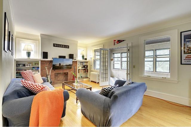 living room #2 - 2524 Dupont Ave S