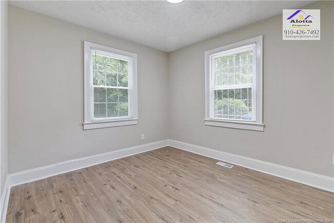 Building Photo - 207 S Windsor Dr